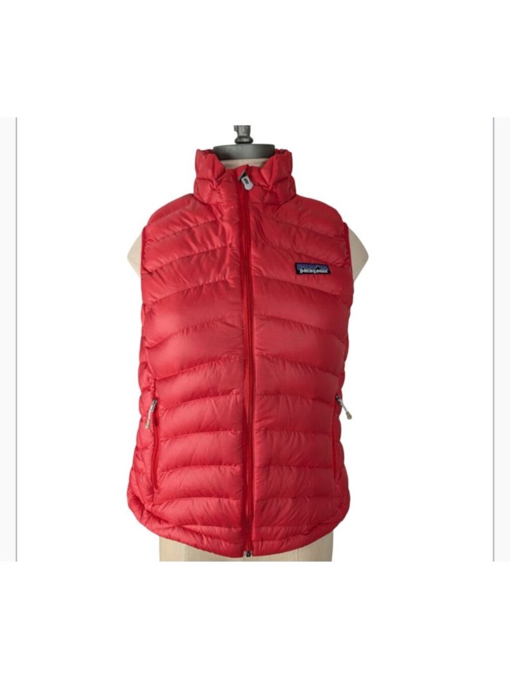 Patagonia Women's Red Down Sweater Vest size M Insulated Lightweight Outerwear